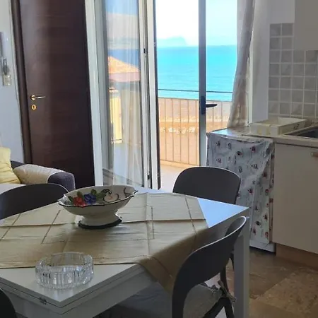 Vista Mare Marina Trappeto 트라페토