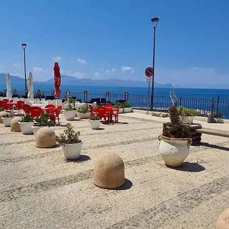 Vista Mare Marina Trappeto 아파트